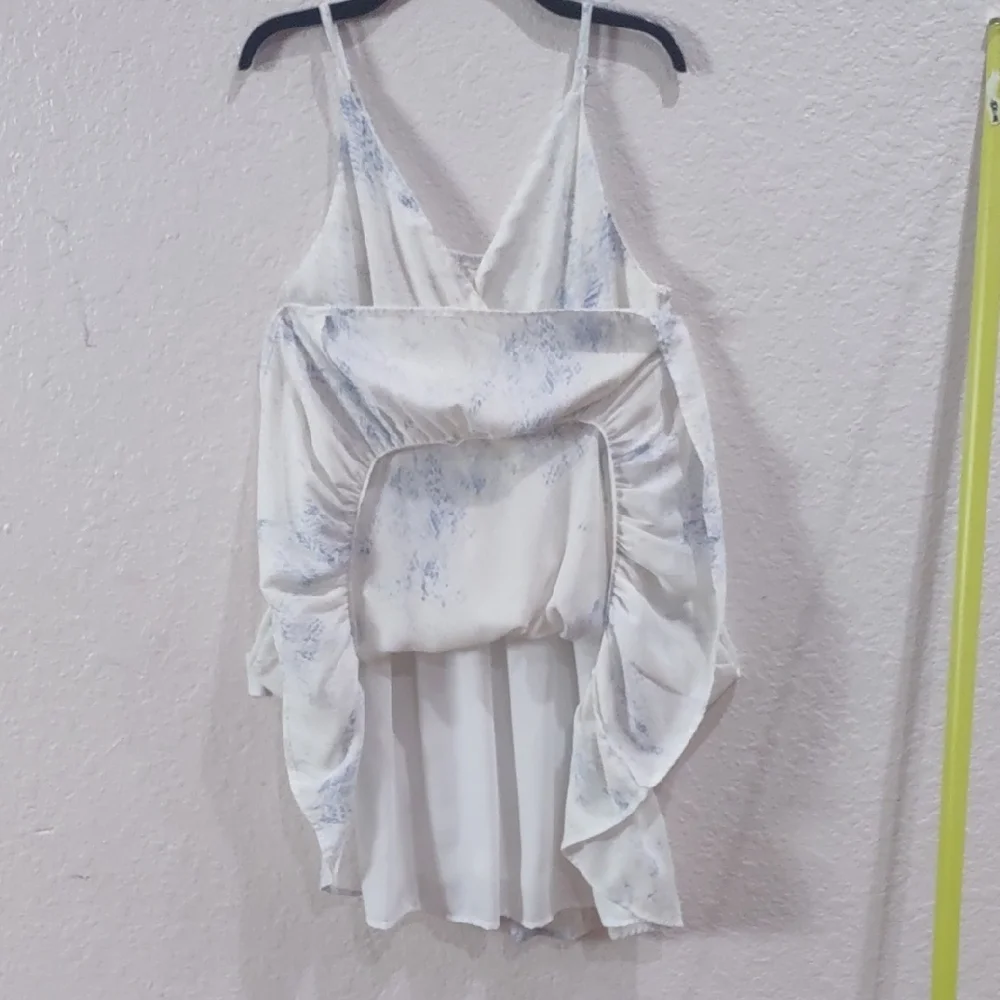 Sim & SamWhite and Blue Sleeveless Dress - Picture 15 of 17